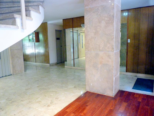Hermoso 3 Ambientes Con Balcón Al Frente - Muy Luminoso - Vista Abierta - Excelente Ubicación -