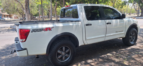 Nissan Titan 5.6l Cab Pro-4x V8 4x4 At
