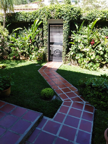 Se Vende Town House En Lomas De Prados Del Este