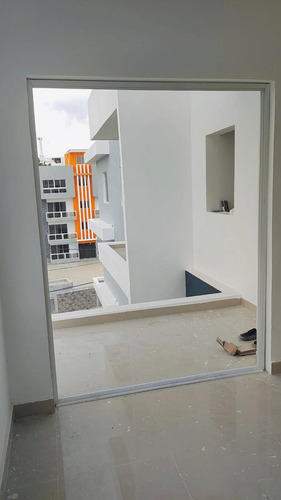 Dios! Moderna Torre Residencial De Baja Densidad, En Zona Privilegiada De Jacobo Majluta! Sdn