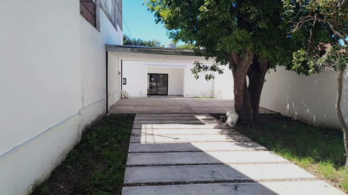 Arguello: Monseñor Ferreyra 6730 Amplia Casa De 3 Dor C Pileta