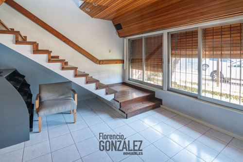 Venta Casa 4 Ambientes Jardin Parrilla Pileta Garaje