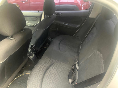 Imagem 3 de 5 de Peugeot 206 2004 1.0 16v Selection 5p