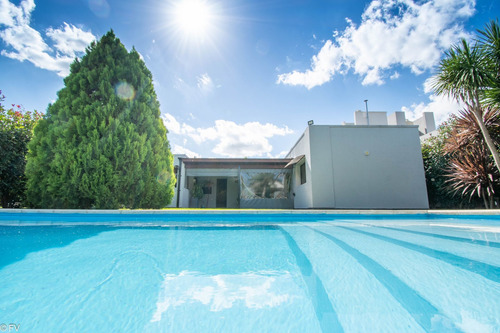 Casa En Venta En Cantegril Funes Con Piscina