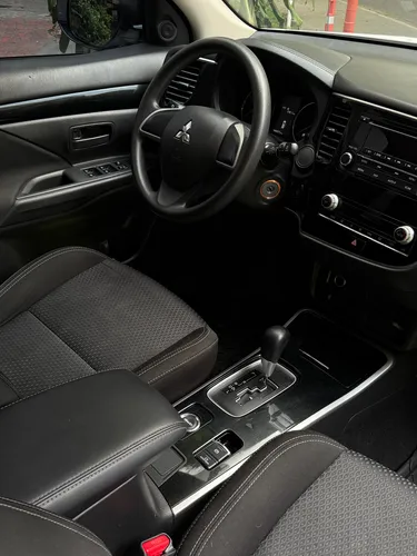 Mitsubishi Outlander 2.4