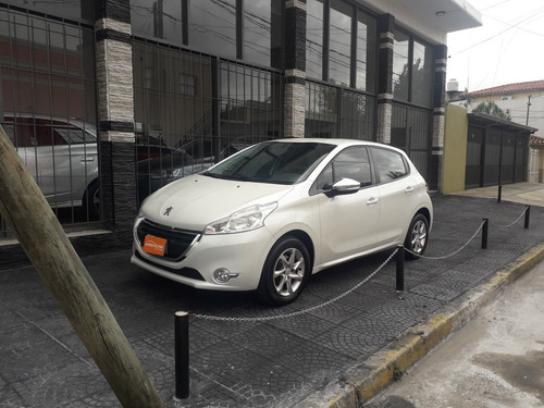 Peugeot 208 1.5 Allure Touchscreen 2015