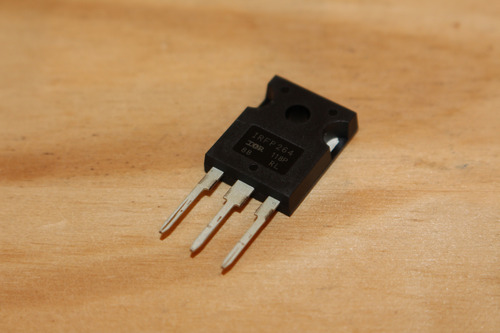 Transistor 4 Irfp264n + 8 Til111 + 15 Kia7815 Isolado