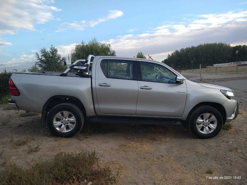Toyota Hilux 2.8 Cd Srv Pack 177cv 4x2 2016