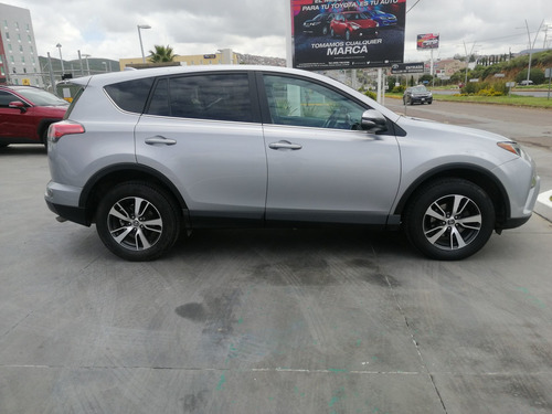 Imagen 8 de 15 de Toyota Rav4 2016 2.5 Xle At