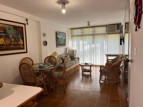 Imagen 2 de 13 de Apartamento En Venta En Higuerote