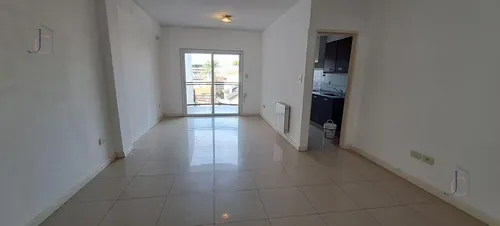 Departamento 2 Ambientes Amplio En Alquiler En Castelar Sur