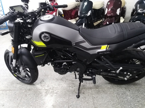 Imagen 10 de 24 de Benelli Leoncino 250