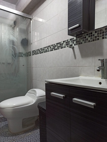 En Venta Amplio Apartamento Con Planta Eléctrica En Prebo, Residencias San Andrés Vi, Valencia.