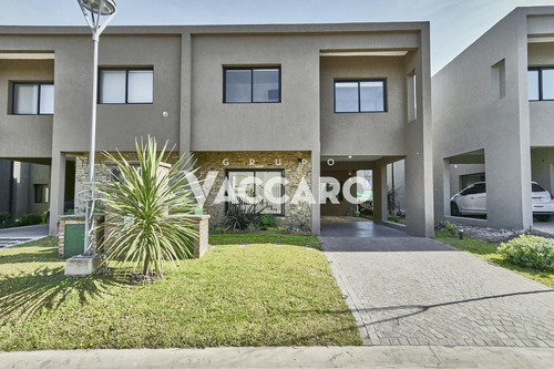 Imagen 2 de 30 de Casa Venta - Maria Eugenia Residences
