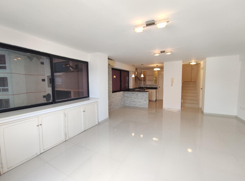 Imagen 3 de 30 de Fernando Guerrero Vende Apartamento Duplex En Res Hábitat, El Bosque