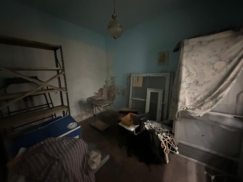 Casa De Pasillo Unico A Reciclar En Su Totalidad