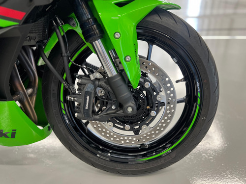 Moto Esportiva Zx4-r, 4 Cilindros, Boa Para Cidade E Estrada
