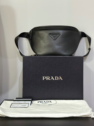 Prada Cangurera Negro Lisa
