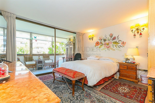 Departamento En Venta De 4 Dorm. En Providencia