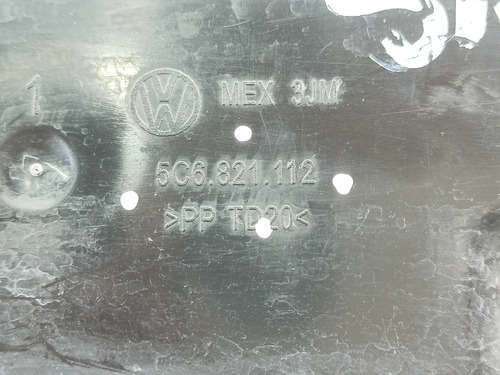 Moldura Salpicadera Copiloto Vw Jetta Mk6 11-16 (Usado)