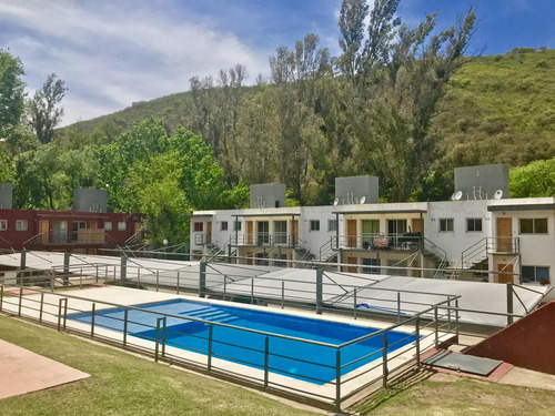 Venta - La Calera - Departamento 1 Dorm - Housing Con Pileta Y Cochera