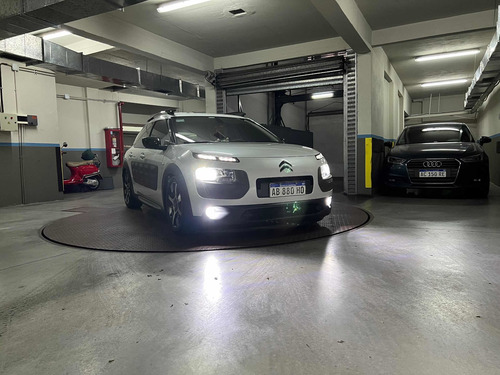 Imagen 7 de 15 de Citroën C4 Cactus 2017 1.2 Puretech 110 At6 S&s Shine