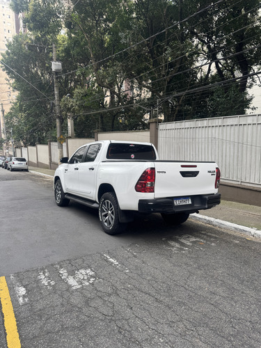 Toyota Hilux 2.7 Srv Cab. Dupla 4x2 Flex Aut. 4p