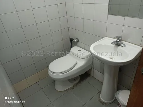Juan Carlos González Renta House Carabobo Vende Fondo De Comercio Para La Compra Y Venta De Licores Nacionales E Importados Delicias Do Castelo Urb. Trigal Sur Mls #24-2696 Rah/jcg.