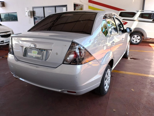 Ford Fiesta 1.6 ROCAM SE 8V FLEX 4P MANUAL
