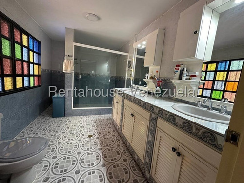 Casa Duples En Venta Ubicada En Zona Privilegiada Dentro De Urbanización En Montalbán 25-17897