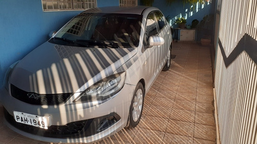 Imagem 1 de 11 de Chery Celer 2015 1.5 Act Flex 5p