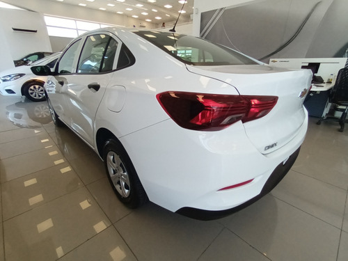 Imagen 17 de 23 de Chevrolet Onix Plus 1.2 Ls Mr