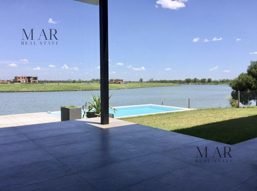 Imagen 9 de 30 de Casa En Venta Con Salida A La Laguna Central En Barrio El Golf Nordelta