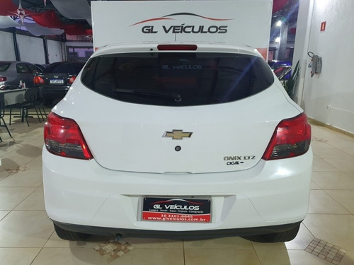 Imagem 4 de 8 de Gm Onix 1.4 Ltz 2015