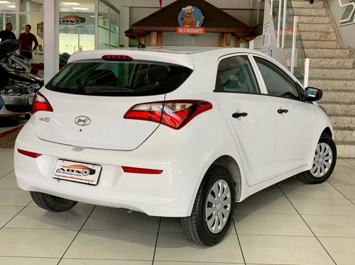 Imagem 2 de 10 de Hyundai Hb20 1.0 Unique 12v Flex 4p Manual