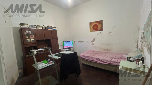 Casa A Reciclar A Metros De Bv. Oroño