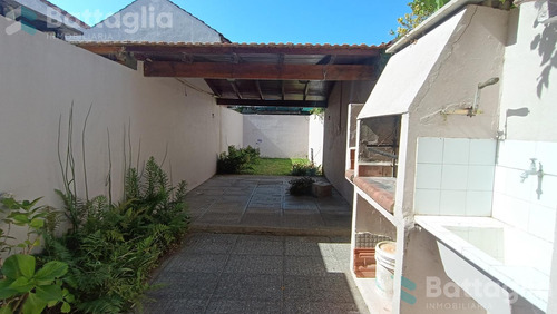 Triplex Con Quincho Y Jardin A Dos Cuadras Del Mar En San Bernardo Del Tuyu