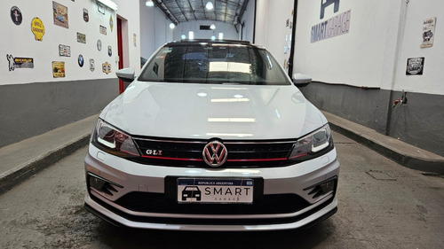Imagen 12 de 25 de Volkswagen Vento Gli 2017 2.0 Tsi At Smart Garage