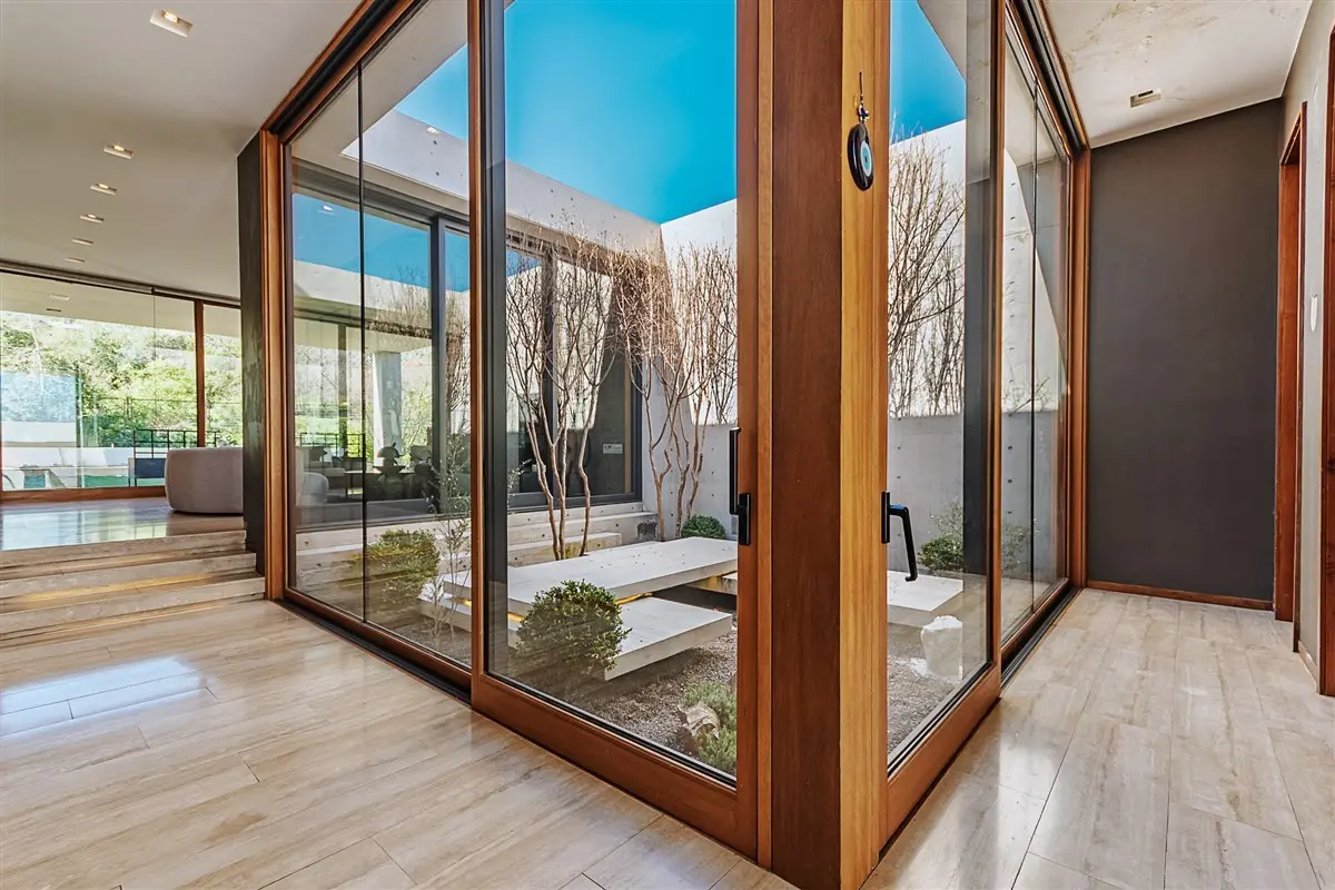 Imagen 2 de 30 de Casa En Arriendo En Lo Barnechea