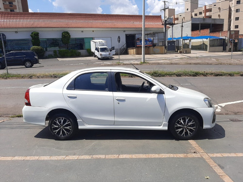Imagem 3 de 11 de Toyota Etios Sedam 1.5 Platinium Automático