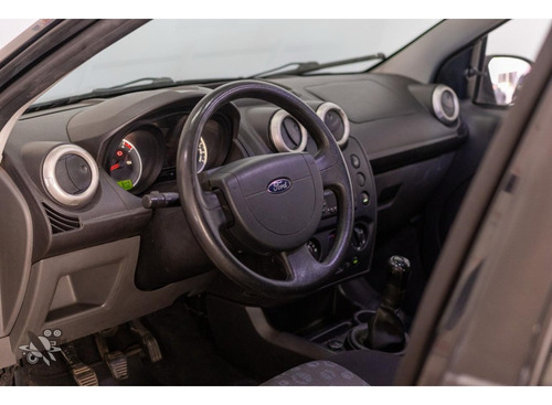 Ford Fiesta 1.6 ROCAM HATCH 8V FLEX 4P MANUAL