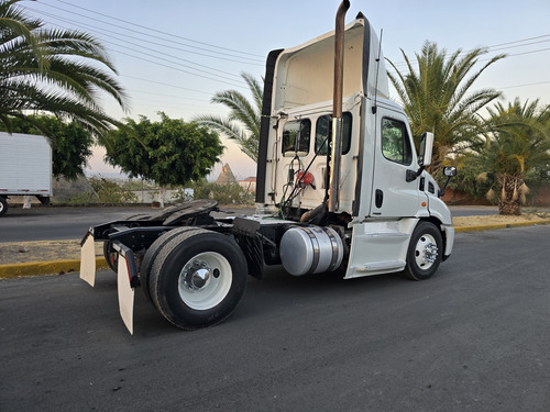 Excelente Tractocamion Mulita Freightliner Cascadia Evolució