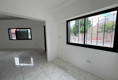 Casa 3 Amb Reciclada Con Terraza Y Quincho-permuta