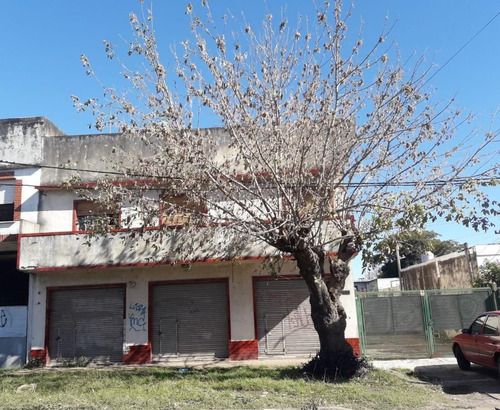 3 Locales , Galpon + Vivienda En 1ºpiso