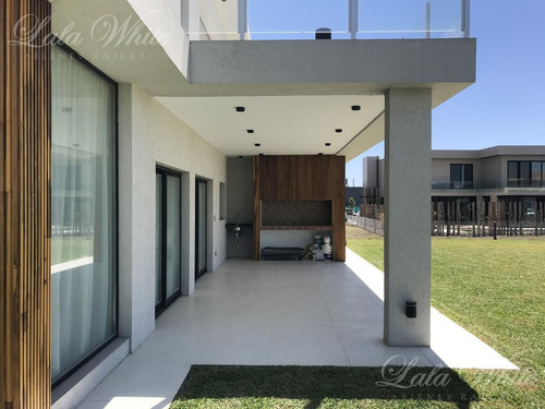 Imagen 14 de 30 de Venta - Casa A Estrenar Con Vista A La Laguna En Terralagos