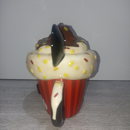 Taza 3d Mickey Mouse Cupcake 500ml Cerámica Galeriadc Rojo Mickey (Usado)