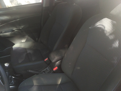 Toyota Yaris Xs Sedán