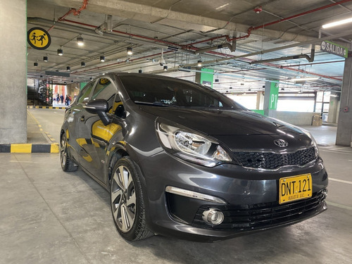 Imagen 3 de 23 de Kia Rio Summa