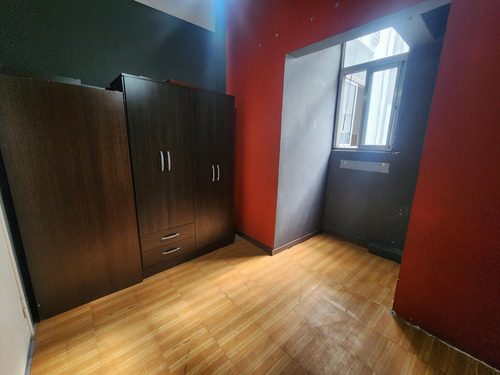 Oportunidad En Almagro. Departamento De 3 Ambientes Con Terraza De Uso Común.