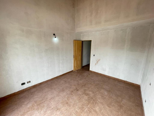 Imagen 11 de 16 de Triplex En Venta En José C. Paz Céntrico